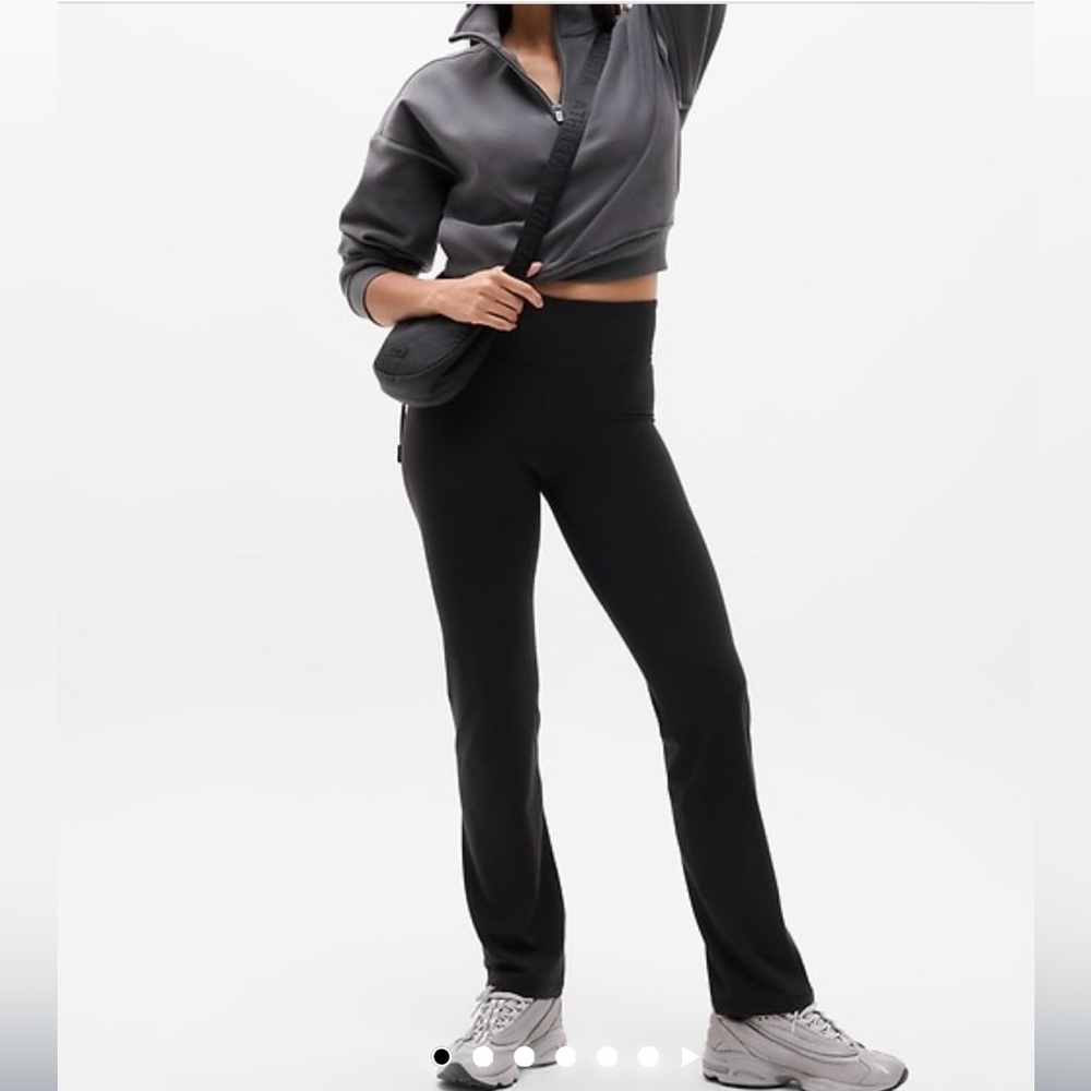Athleta Elation Straight Leg Pant. Black. Size medium.